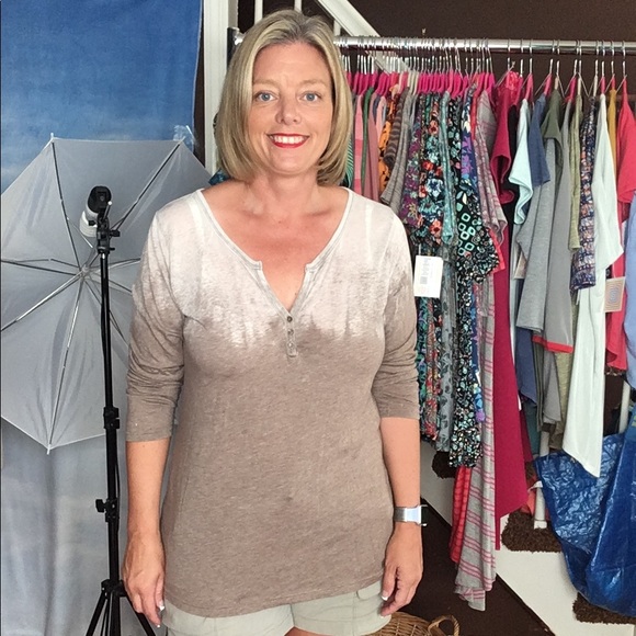 Old Navy Ombré Women’s Top 1X - Picture 2 of 4